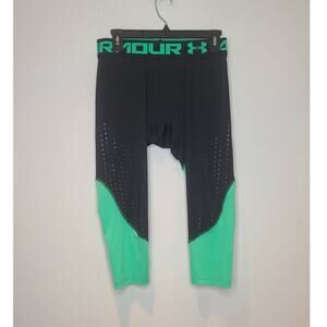 Under Armour black green capri - large